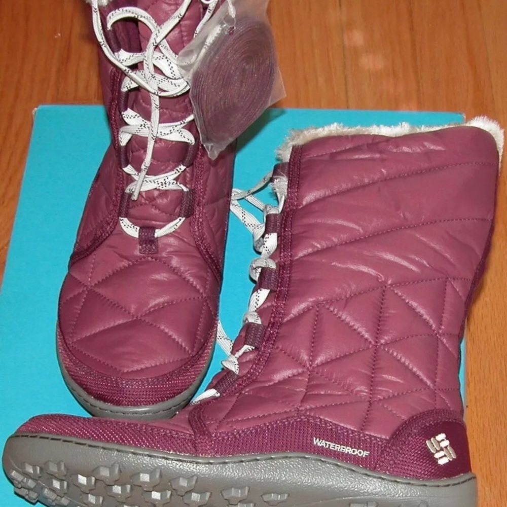 Columbia Powder Summit II Mid Boots size 6